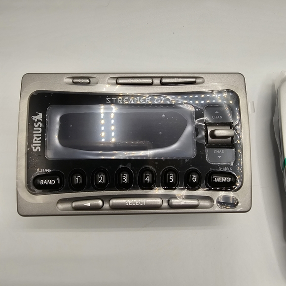 Sirius Streamer GT - New in Box. - Picture 3 of 7